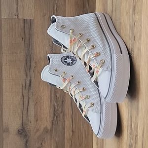 Converse platform Brand new.